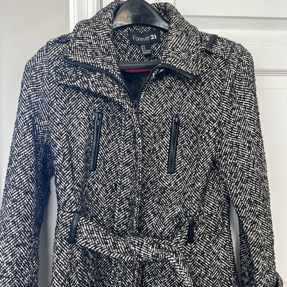 Forever 21 Winter Jacket - Picture 2 of 10